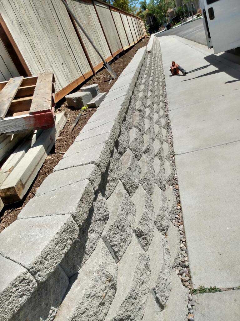 Outdoor lighting designs that blend functionality and aesthetics seamlessly